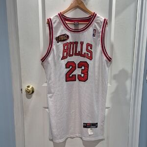 Nike White and Red Bulls Jersey